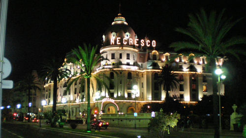 Nice, Promenade des Anglais : Negresco fraai verlicht