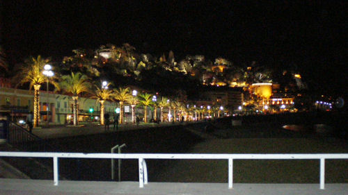 Nice, Promenade des Anglais : de oude stad bij avond